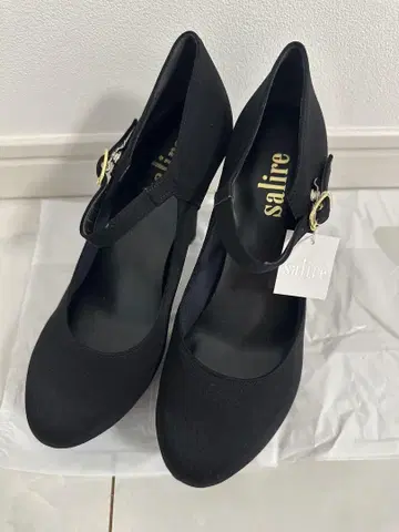 사리아 미사용 새상품 펌프스