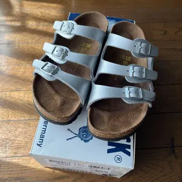 BIRKENSTOCK 버켄스탁 플로리다 실버 샌들 35