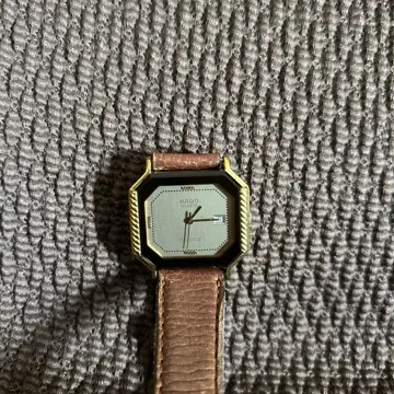 RADO 플로렌스 골드 팔각형 쿼츠 손목시계 정상 작동 중