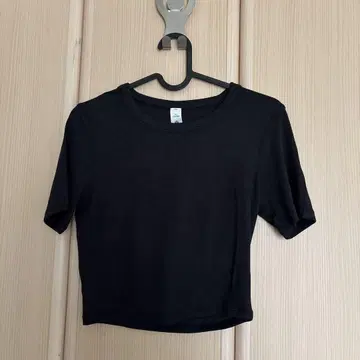 lululemon 크롭 T셔츠 블랙