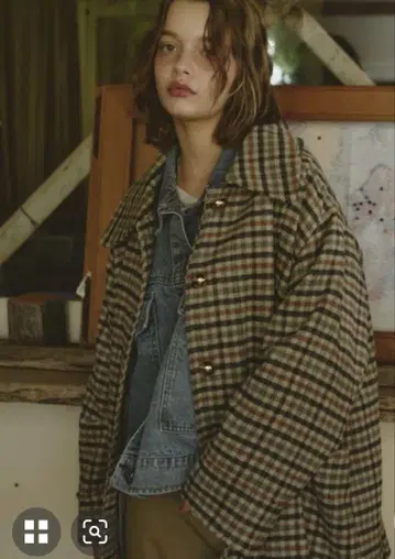 미사용 새상품 unit age 금장 버튼 미들 코트 베이지