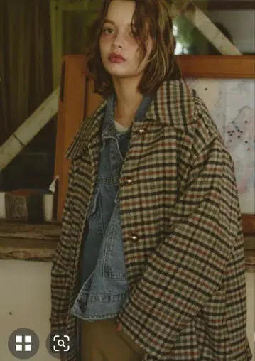 미사용 새상품 unit age 금장 버튼 미들 코트 베이지