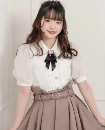 ROJITA 볼륨 슬리브 비쥬  블라우스 화이트