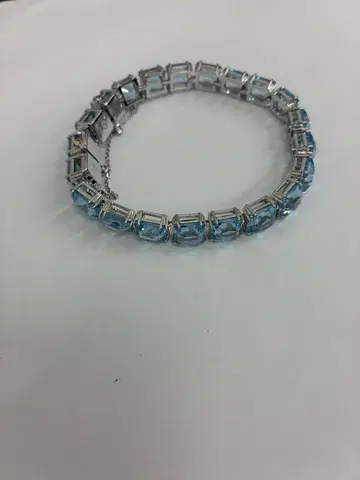 새상품급 스와로브스키 밀레니아 팔찌 스퀘어 컷 블루