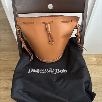 Daniel & Bob 브라운 버킷백 수납 가방 포함