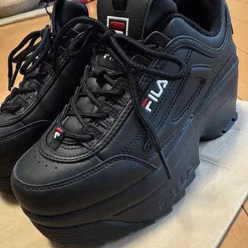 새상품급 FILA 통굽 블랙 스니커즈 23.5