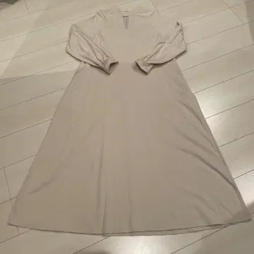STYLEMIXER 베이지 하이넥 롱 원피스