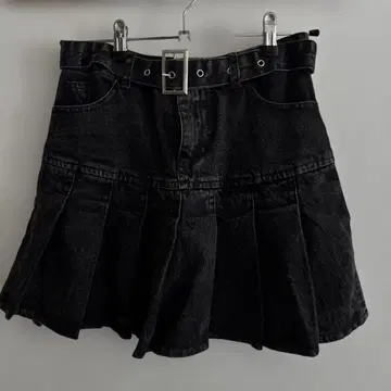 XU 블랙 데님 플리츠 스커트