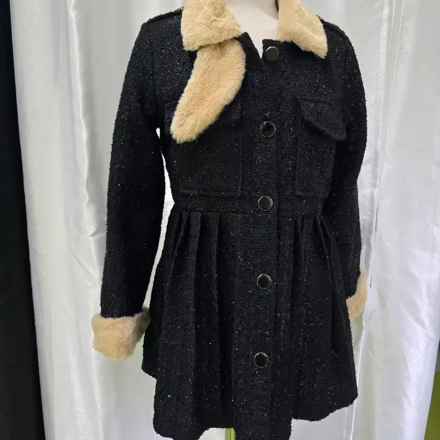 퍼 트리밍 트위드 블랙 자켓 코트