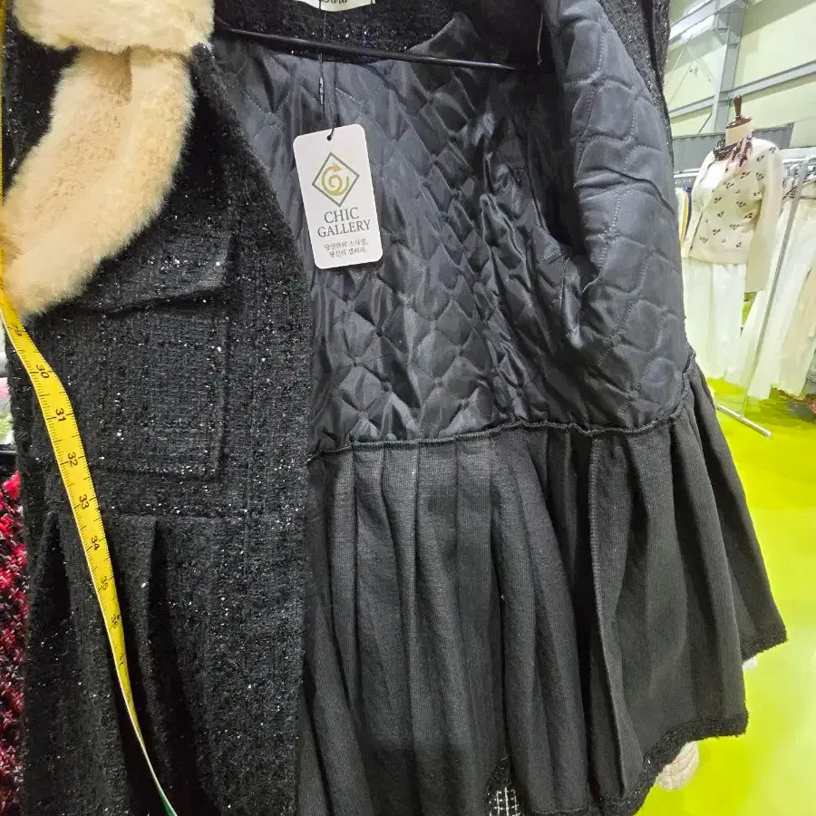 퍼 트리밍 트위드 블랙 자켓 코트