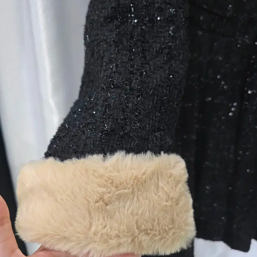 퍼 트리밍 트위드 블랙 자켓 코트