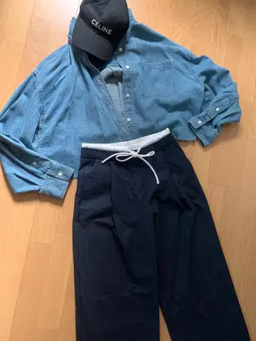 ZARA 이번 시즌 신상 스트라이프 디자인 와이드 팬츠 네이비