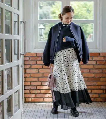 [ 완판템 ] bluelea 블루레아 네이비 울 블루종 심플