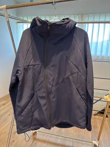 후드 부착 소프트 쉘 자켓