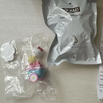 POP MART 헬로키티 50th 피규어 키키라라