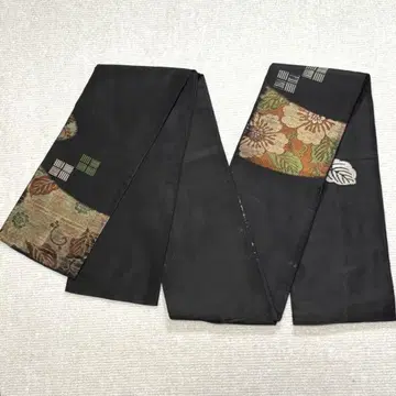 앤티크 블랙 베이스에 겐지 향과 꽃무늬가 멋진 반폭 오비 리버서블