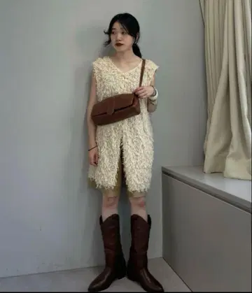 Kastane 안감 없음 퍼 롱 베스트 크림색 V넥 슬릿