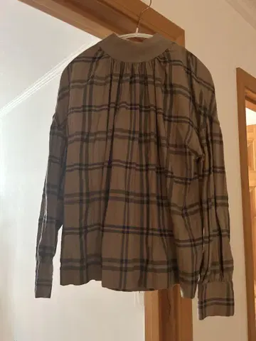 MAGALI 마갈리 체크 무늬 블라우스