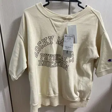Champion ROCKY MOUNT 반팔 티셔츠 크림