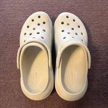 crocs 통굽 화이트 클로그 샌들 M6/W8