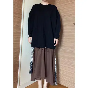 성인 페미닌 코디 LAYMEE 케이블 짜임 절개 디자인 원피스 착용컷