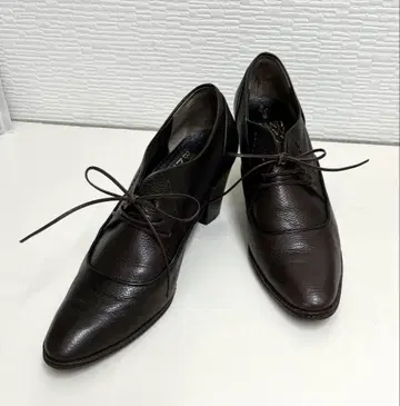 짙은 갈색 끈 묶음 펌프스 24cm 컨디션 최상