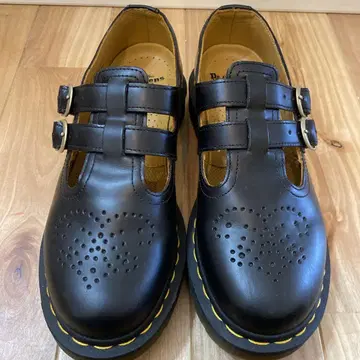 새상품급 Dr. Martens 멜리 제인 UK5