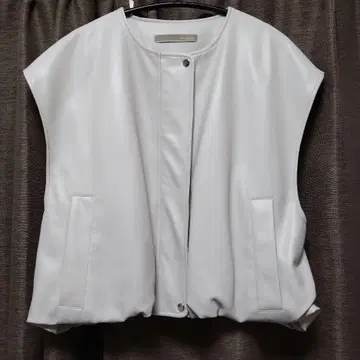 안나 리 인조 가죽 지퍼 벌룬 베스트