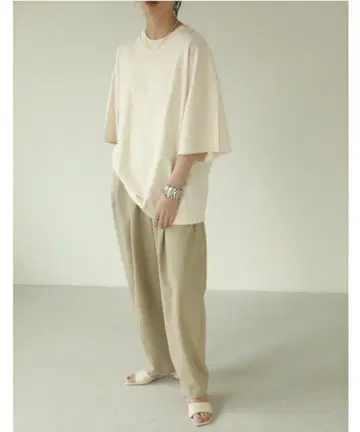 TODAYFUL 하프 슬리브 오버 T셔츠 정가 11,000엔 에크루 F
