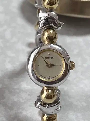 SEIKO 1E20-0520 손목시계(쿼츠)