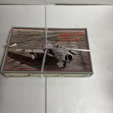 MiG-17F 1/48 프라모델 미개봉