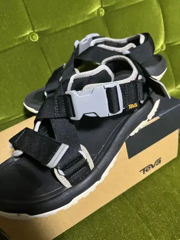 Teva Hurricane Verge 유나이티드 애로우즈 콜라보 샌들