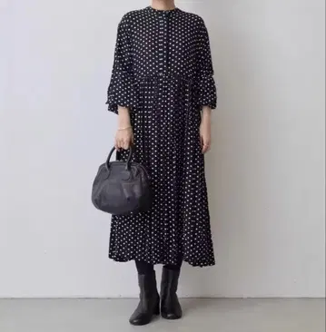 댓글 필수 새상품 즉시 발송 BEARDSLEY 비어즐리 도트 개더 원피스