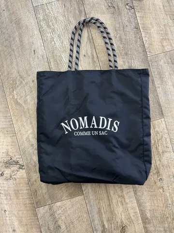 NOMADIS 블랙 토트백