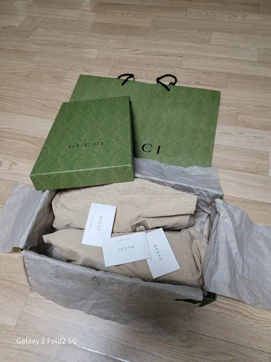 Gucci Logo Leather Sneakers (Like New)
