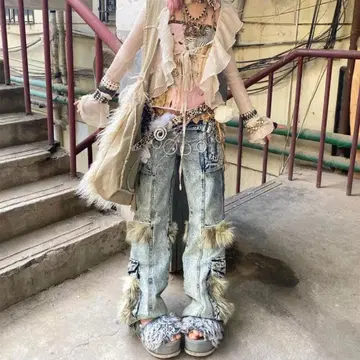프린지 퍼 달린 데님 팬츠