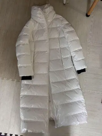 TATRAS 화이트 에나멜 다운 자켓
