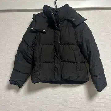 [ GU ] 블랙 다운 자켓 후드 부착