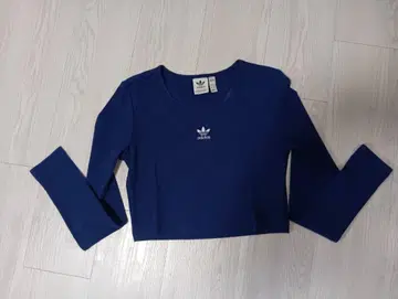 adidas 크롭 기장 헤이세이 갸루 핏 T Y2K