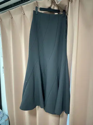블랙 플레어 롱 스커트 셔링 허리
