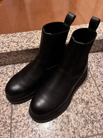 블랙 가죽 사이드 고어 부츠