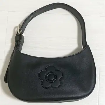 마리콴트 원핸들 초승달형 액세서리 파우치 블랙