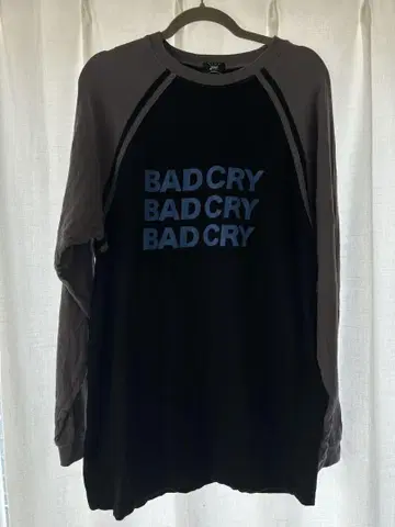 NEE BAD CRY 래글런 T셔츠 L 사이즈