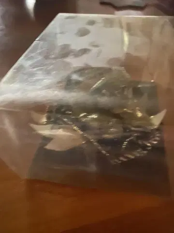 메탈릭 실버 캡슐 토이