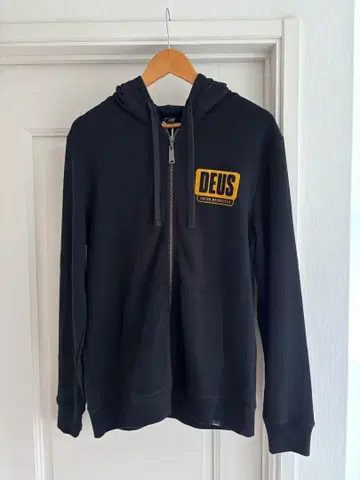 [ 새상품 ] 가격 대폭 인하! 데우스 후드티