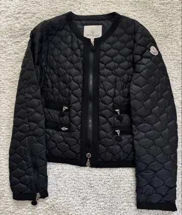 거의 미사용 MONCLER 다운 자켓 블랙