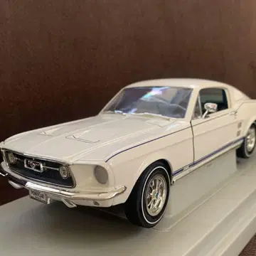 1967 포드 머스탱 GT 미니카 1/18