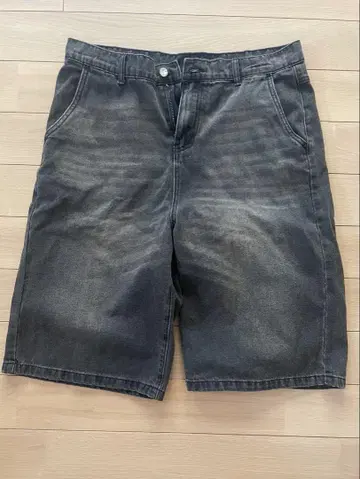 다크 그레이 데님 와이드 숏팬츠 미사용