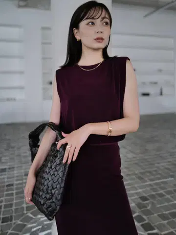아세테이트 슬리브리스 컷 상의