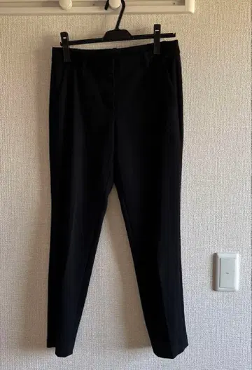 theory 테이퍼드 팬츠 사이즈 2 블랙